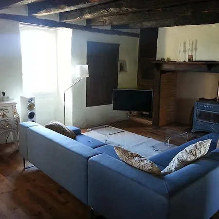 Hébergement de vacances Charming Holiday Home In Degagnac With Garden