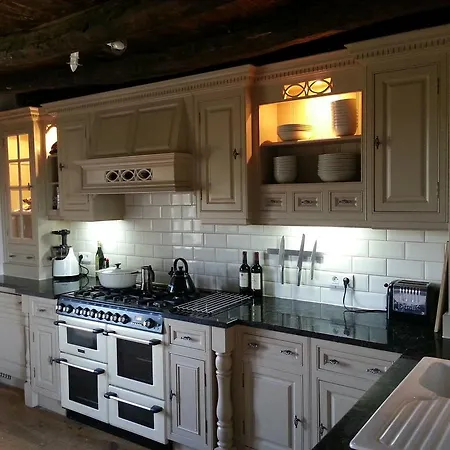 Charming Holiday Home In Degagnac With Garden Hébergement de vacances Dégagnac