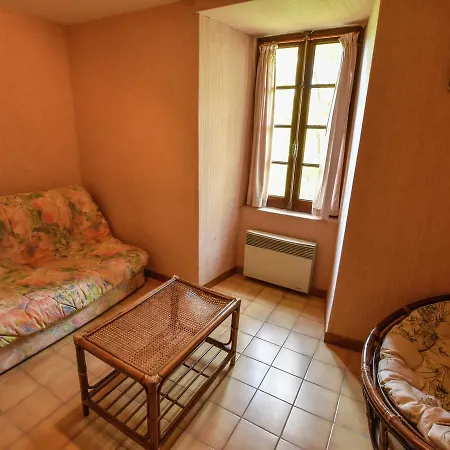 Charming Holiday Home In Degagnac With Garden Hébergement de vacances *