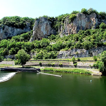 Hébergement de vacances Charming Holiday Home In Degagnac With Garden *
