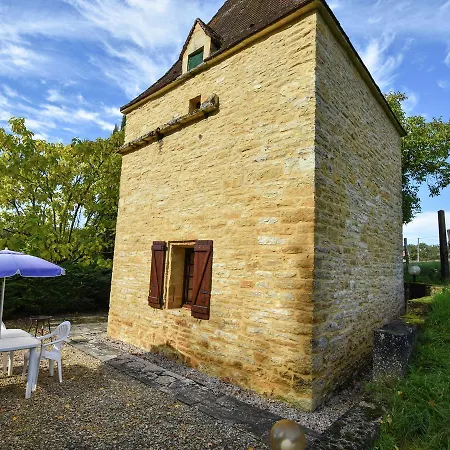 Charming Holiday Home In Degagnac With Garden