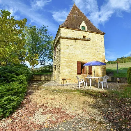 Charming Holiday Home In Degagnac With Garden Hébergement de vacances